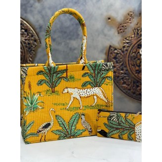 The jungle Chic Tote - Honey