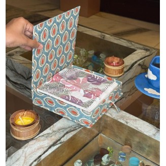 Hari Roshni - The Square Tissue Box