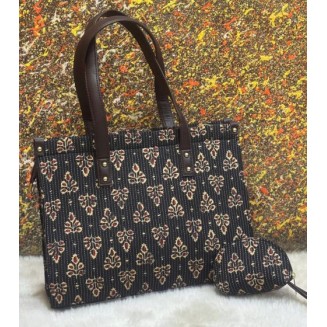 The Aabroo Tote - Chaap Phool