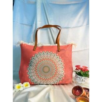 The Maze Tote - Feminine