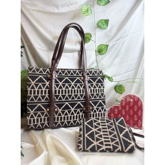 The Eclat Tote - CARAMEL