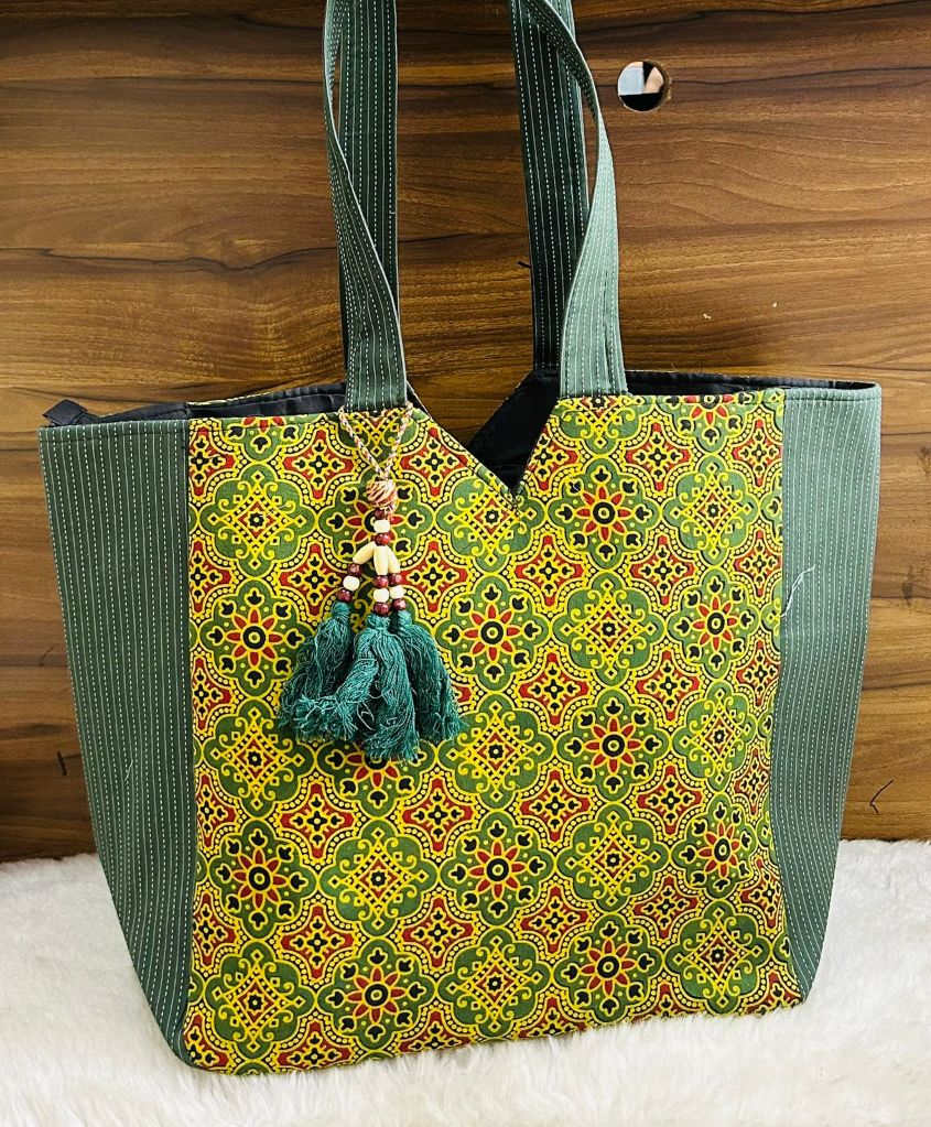 The Sindh Saga Tote - Jade