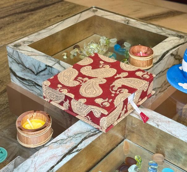 Aambi - The Square Tissue Box